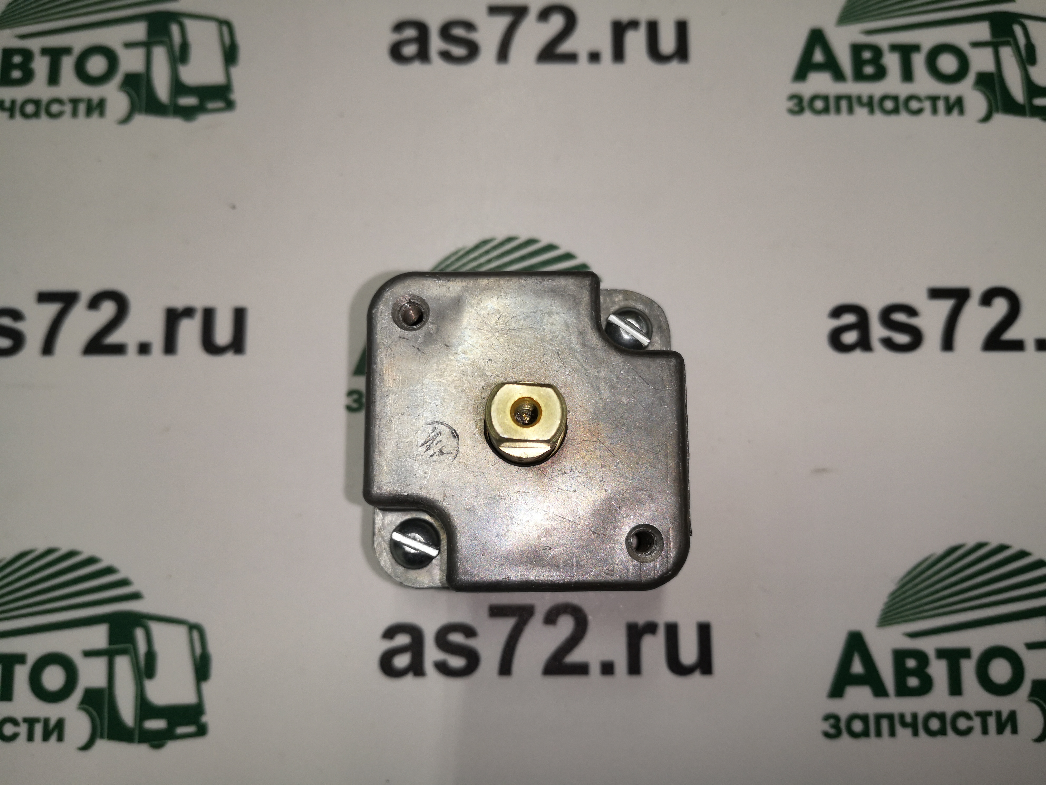 Клапан механизма открывания двери аварийный 8637-6108100 МАЗ БелОМО